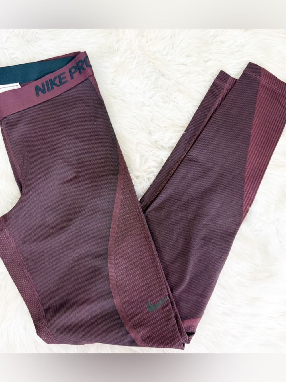 Nike Pro Hyperwarm Leggings Small Purple Compression Training Tights